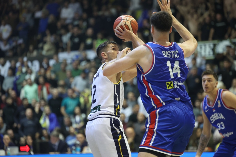 ‘SB’ NA LICU MJESTA: Košarkaši BiH vodili skoro cijelu utakmicu pa izgubili od Srbije u Skenderiji (FOTO)