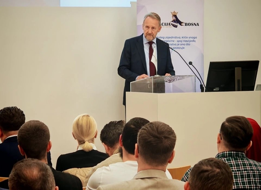 BAKIR IZETBEGOVIĆ U BEČU: ‘Dva puta sam nudio ruku da pravimo snažan probosanski blok; iseljeništvo je snaga koja se tek podiže’