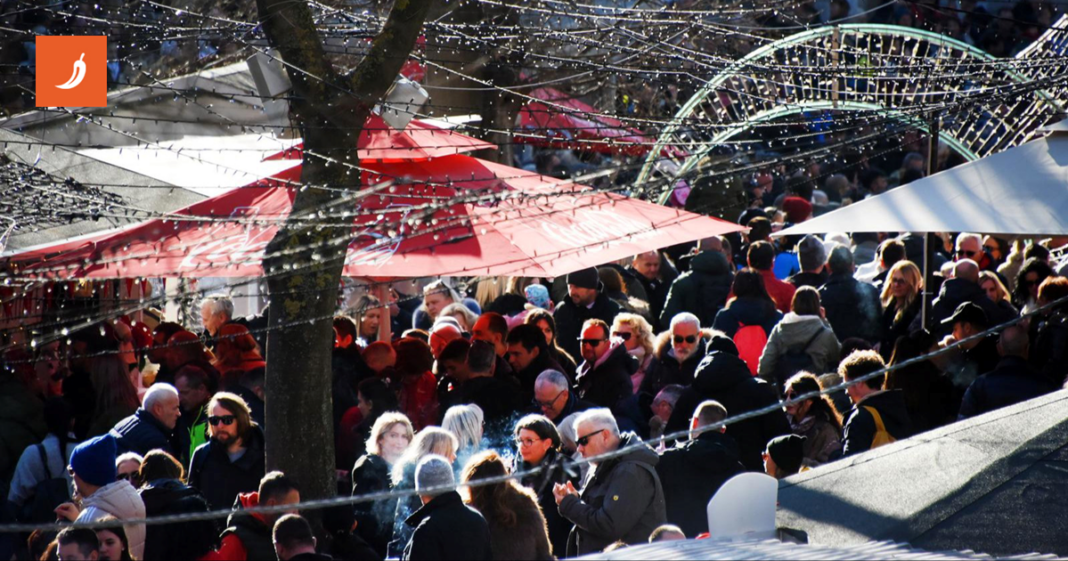 FOTO Pula dočekala Novu u podne, grad pun ljudi