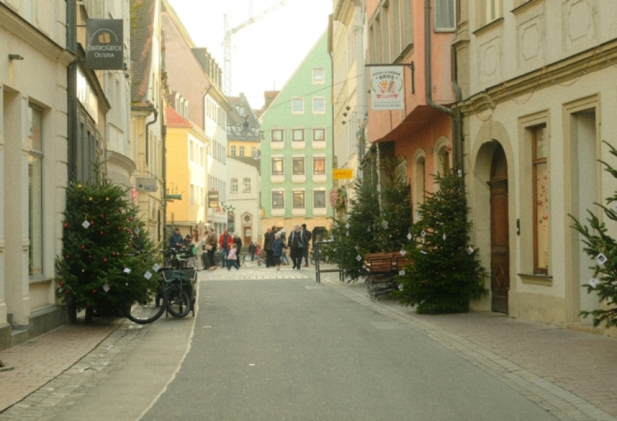 EVROPSKA ZEMLJA U VELIKIM PROBLEMIMA, STEŽE SE REMEN: Trgovci čupaju kosu