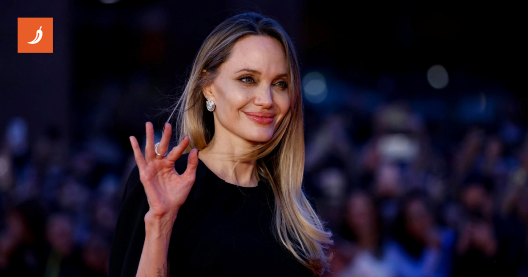 FOTO Angelina Jolie prvi put pokazala ožiljke od mastektomije