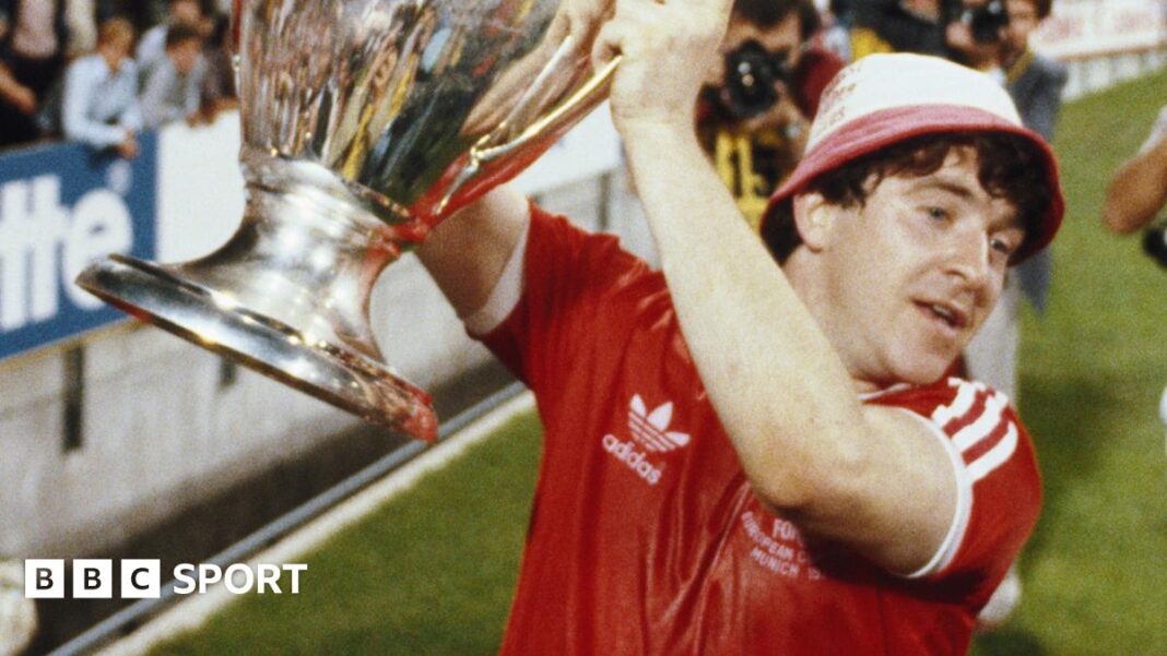 John Robertson: Notingem Forest u čast bivšeg krilnog igrača preimenovanjem tribine