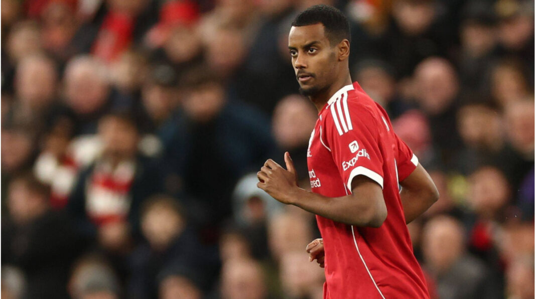 Liverpool će morati dugo biti bez Isaka – glasine o povratku Semenja ili Eliotta