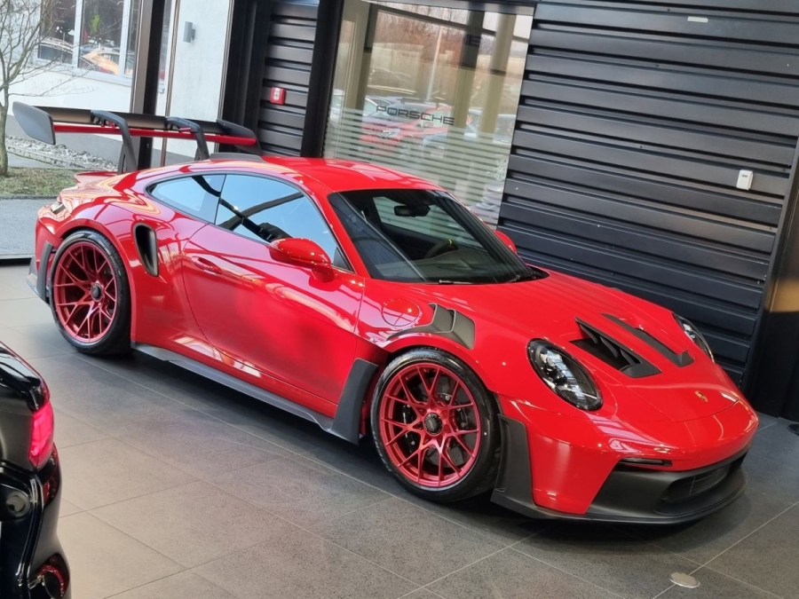 NEKI ŽIVE KAO RONALDO: Ovo je najskuplji automobil uvezen u BiH ove godine