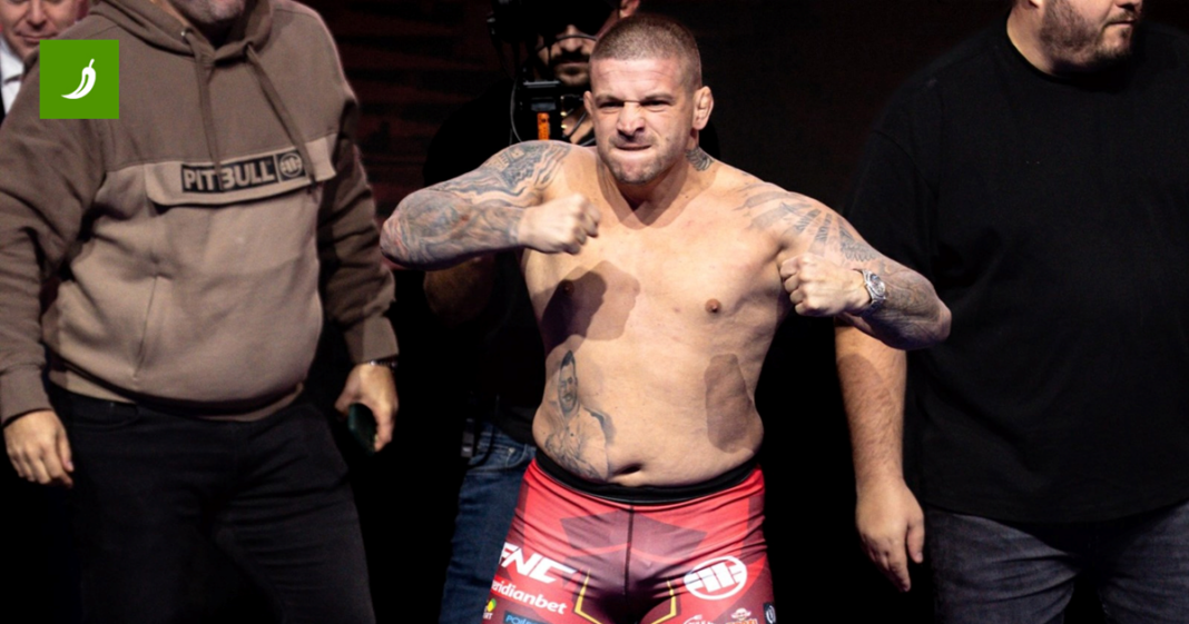 UŽIVO Hrvatski borac pobijedio u Podgorici. Protivnik izjavio: Prebio me kao konja