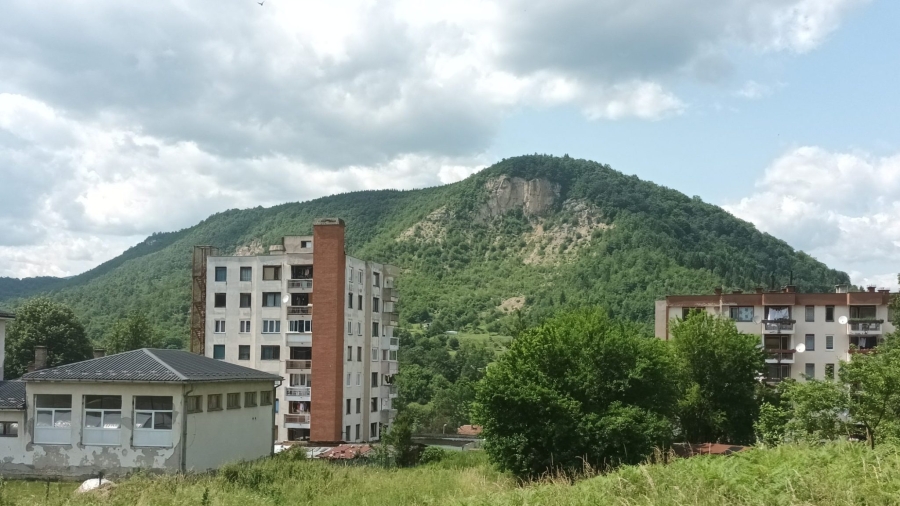 PRESUDA OKRUŽNOG SUDA U TREBINJU: Iliji Elezu osam godina zatvora za ratni zločin u Foči, proglašen je krivim što je…