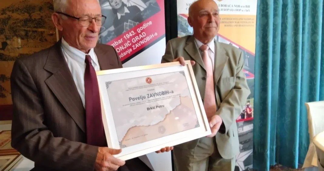 Priznanja za antifašiste: Povelja ZAVNOBiH-a dodijeljena Petru Brkiću