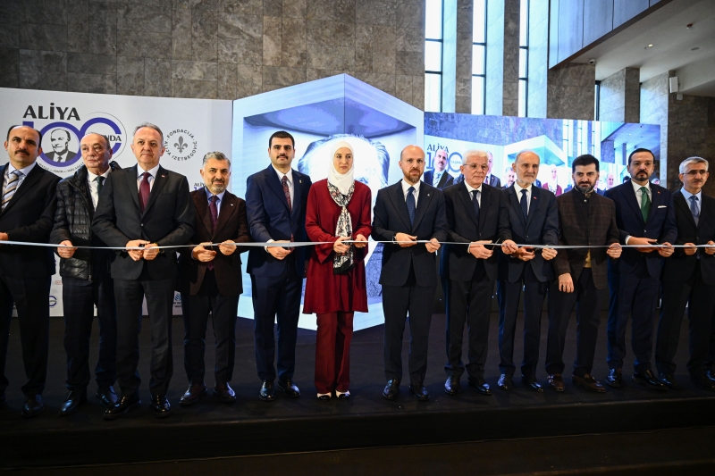 U Istanbulu otvorena izložba “Sto godina Alije Izetbegovića” – Crna hronika