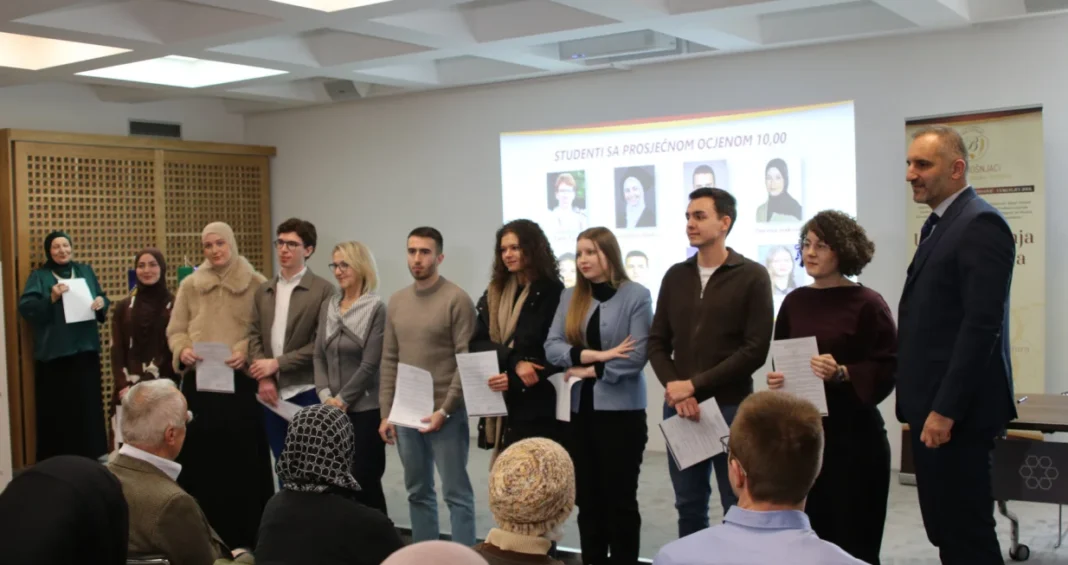 Ugovori o stipendiranju učenika i studenata iz Fonda “Bošnjaci”