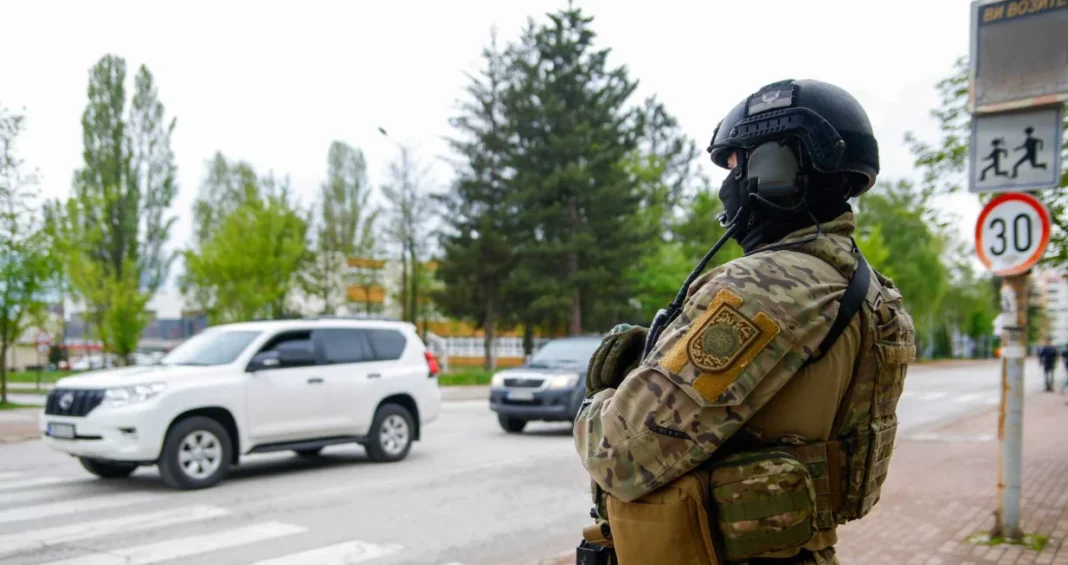 U toku pretresi, uhapšeno više osoba