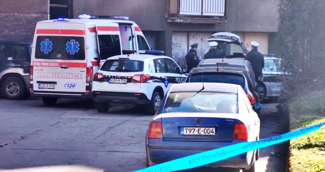 Mladić Škodom sletio sa puta, teško je povrijeđen