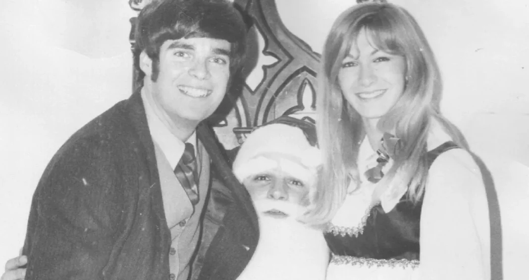 Holivudska priča dvoje zaljubljenih tinejdžera koji su posle 40 godina pronašli jedno drugo i njihovu ćerku