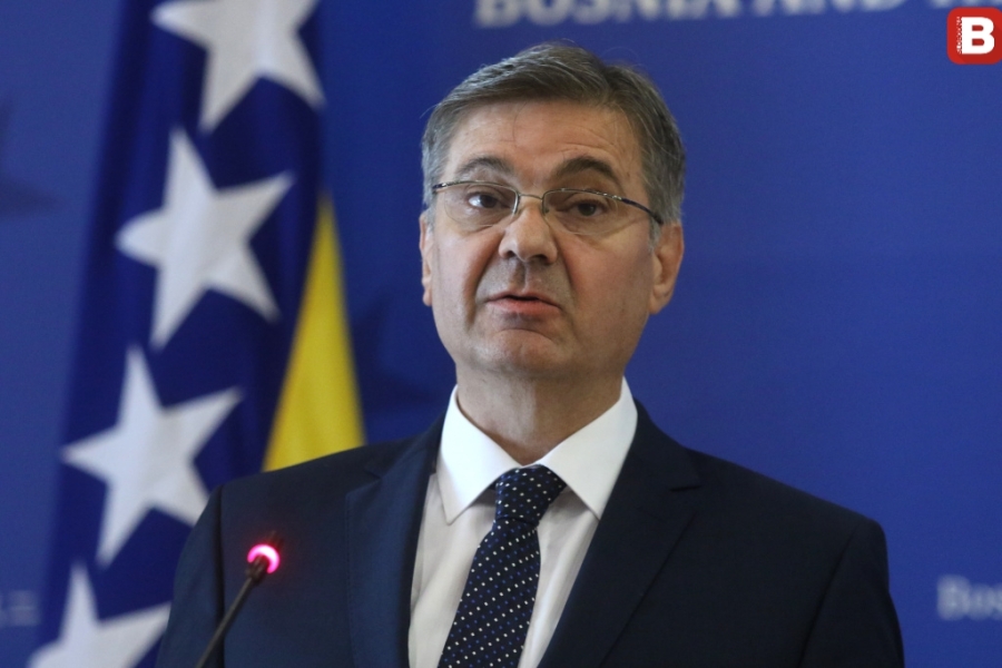 ZVIZDIĆEVA ČESTITKA MONSINJORU VUKŠIĆU I KATOLICIMA U BiH: ‘Da božićna poruka nade i solidarnosti doprinese međusobnom razumijevanju’