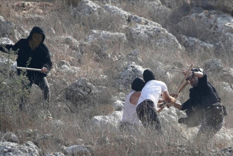 OKRUŽILI GA SA SVIH STRANA I POČELI UDARATI: Palestinac opisao kako su ga ilegalni izraelski doseljenici tukli, vukli i ostavili onesviještenog