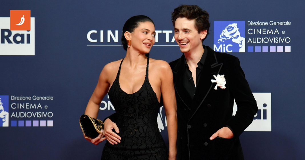 Timothée Chalamet pridružio se božićnom slavlju obitelji Kardashian-Jenner