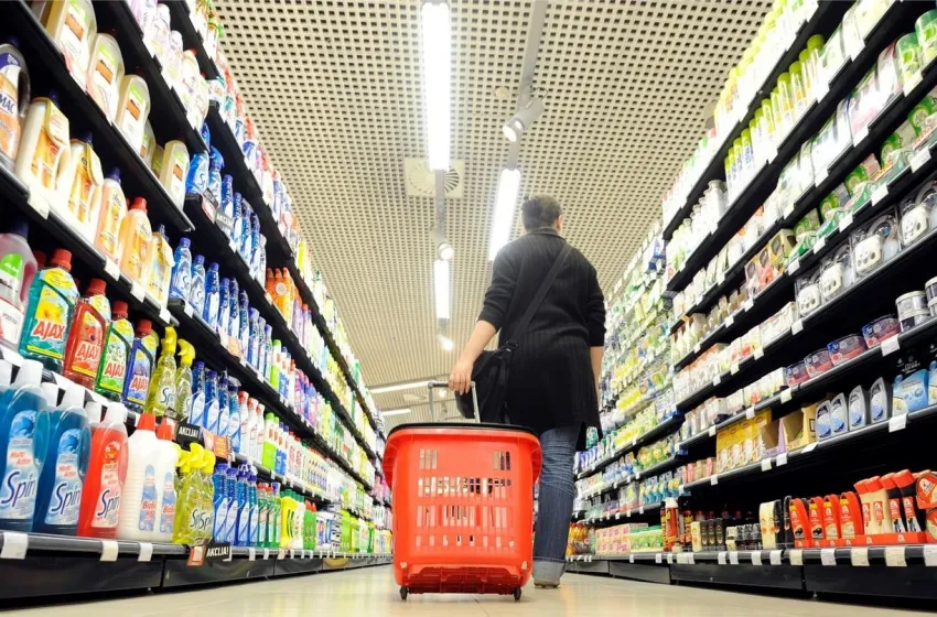 Minimalna plata nije pokrila ni trećinu sindikalne korpe u novembru