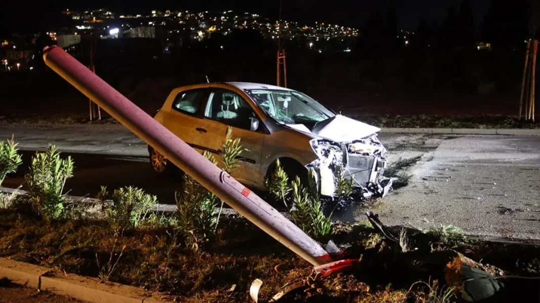 Auto prepolovio banderu u Hercegovini: Težak udes u zoru, vozač završio u bolnici – Prviklik