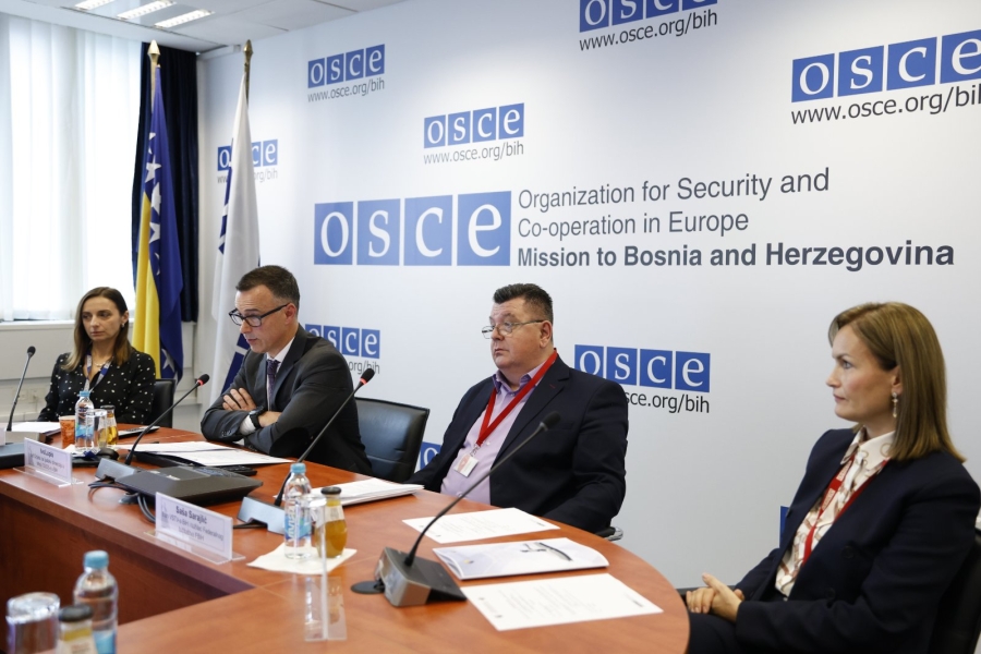 IZUZETNO VRIJEDAN ALAT: Objavljen priručnik ‘Pravosuđe i mediji, vodič za izvještavanje o postupanju tužilaštava i sudova’ (FOTO)