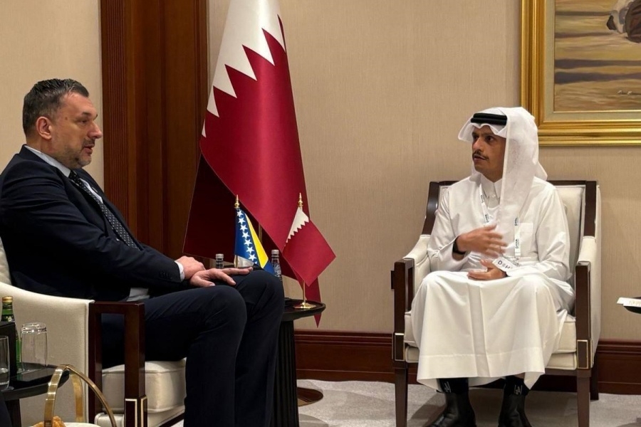 MALO SMO SE OBRUKALI U KATARU: Ponesi (pristojnu) zastavu, ministre Elmedine Konakoviću! (FOTO)