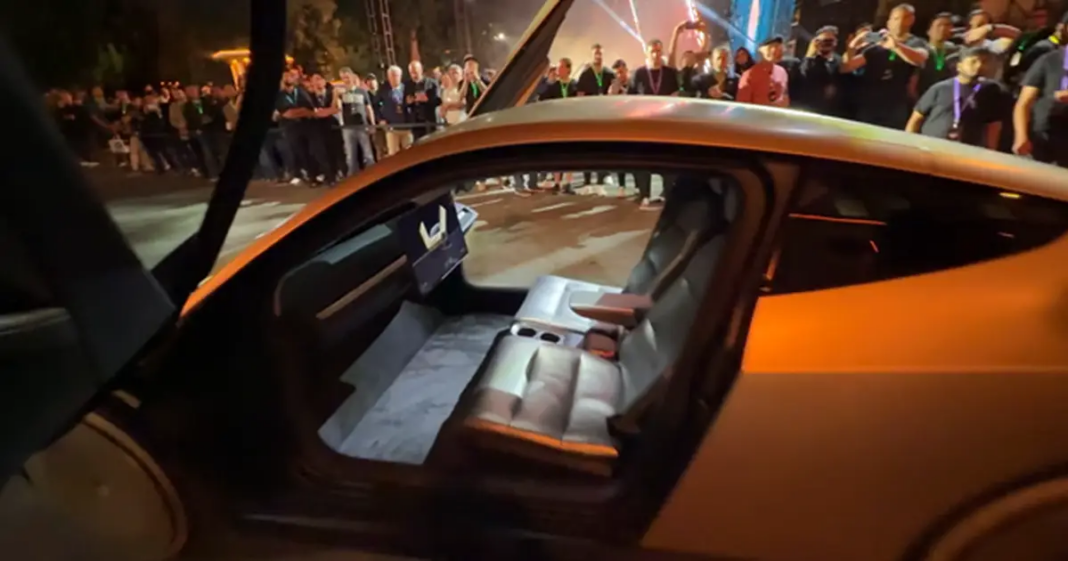 Usporedili Teslin robotaksi i ljudske vozače: Evo tko je bolji
