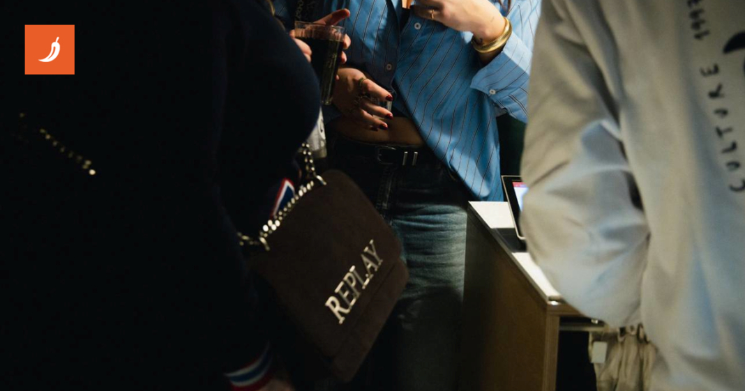 Sudjelovati mogu samo 30+ single ljudi (pola je žena, pola muškaraca). Bili smo