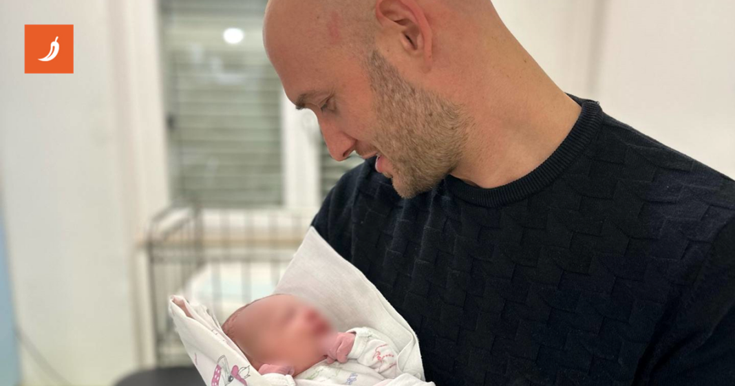 Domaći pjevač dobio dobio kćer 1. siječnja točno u ponoći