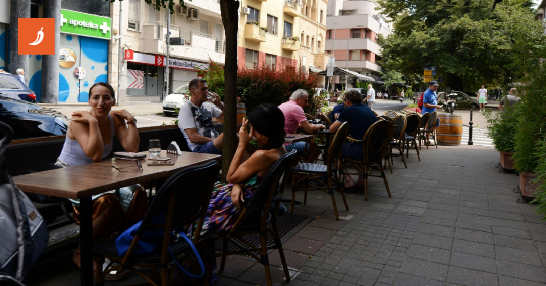 U Srbiji tražio posao konobara pa ostao u šoku: “Kazna je 1000 eura ako dam otkaz”