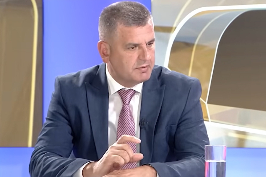 ALIJA TABAKOVIĆ DIREKTNO IZ SREBRENICE O 9. JANUARU: ‘Krupne ribe nesmetano nastavljaju napad na državu’ ALIJA TABAKOVIĆ DIREKTNO IZ SREBRENICE O 9. JANUARU: 'Krupne ribe nesmetano nastavljaju napad na državu'
