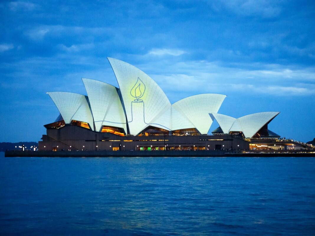 Australija obilježava dan žalosti za žrtvama masovne pucnjave na plaži Bondi