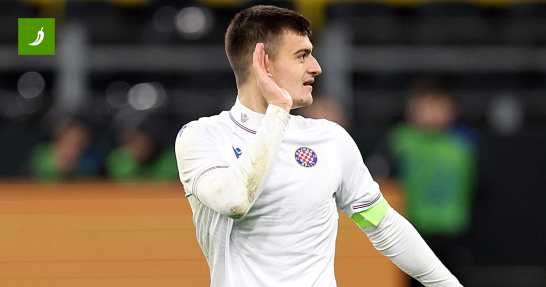 Bio je kapetan srebrne generacije juniora Hajduka. Otišao je u Žalgiris Bio je kapetan srebrne generacije juniora Hajduka. Otišao je u Žalgiris