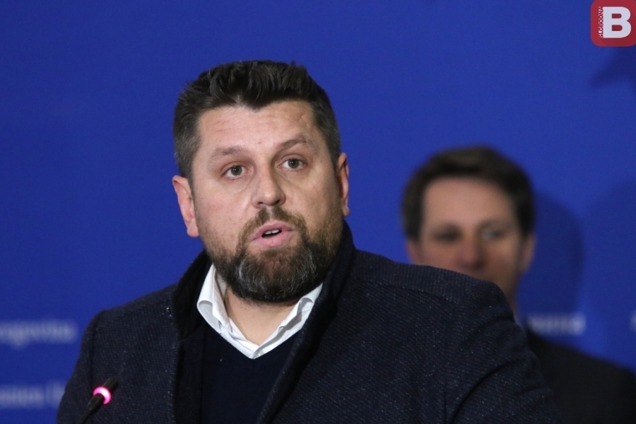 ĆAMIL DURAKOVIĆ RAZOČARAN ŠUTNJOM O 9. JANUARU: ‘Ministri i premijeri, danas je trebalo da grmi u Sarajevu’