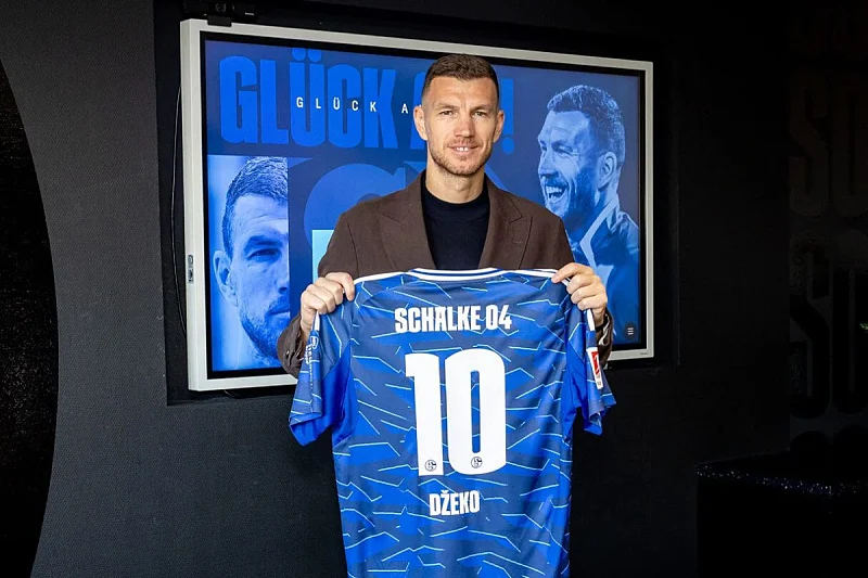 Džeko predstavljen u Schalkeu, potpisao ugovor do kraja sezone