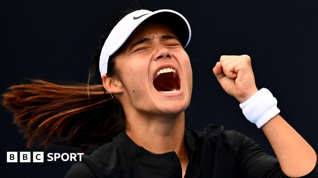 Emma Raducanu ostvarila je prvu pobjedu u sezoni u Hobart Internationalu Emma Raducanu celebrates after beating Camila Osorio in Hobart