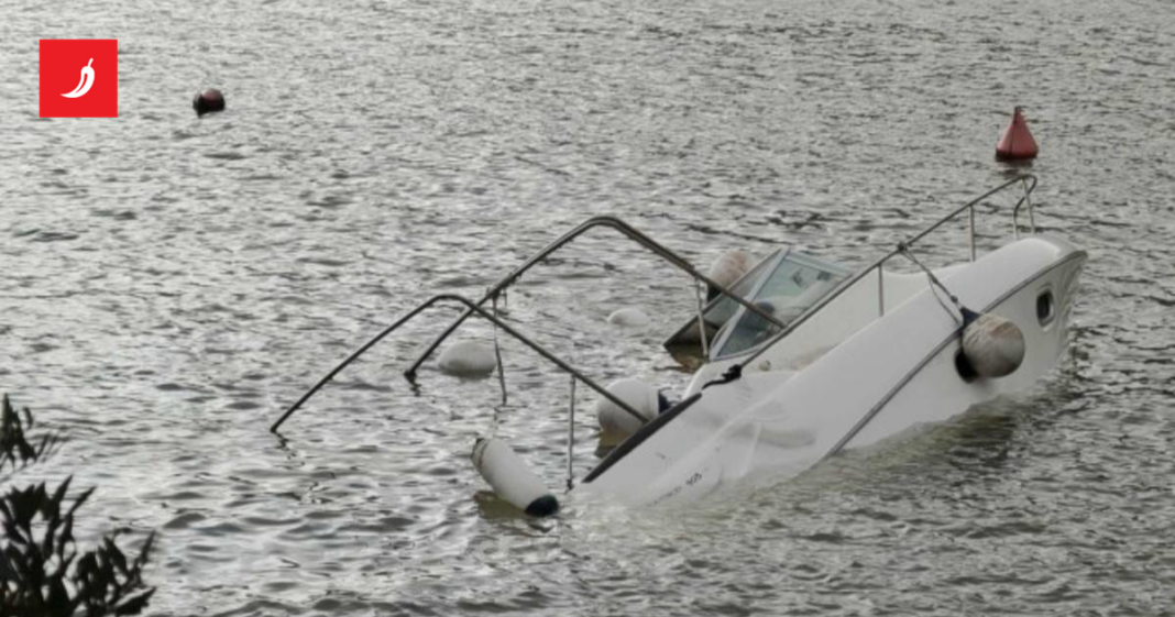 FOTO Nevrijeme u Dubrovniku: Potopljen gliser, odroni i problemi u prometu