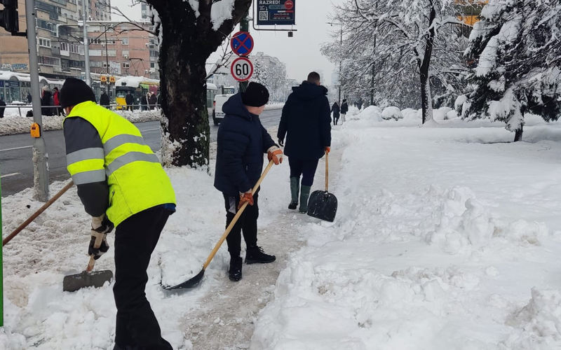 I Općina Novo Sarajevo traži 10 radnika za čišćenje snijega. Plata 1.058 KM