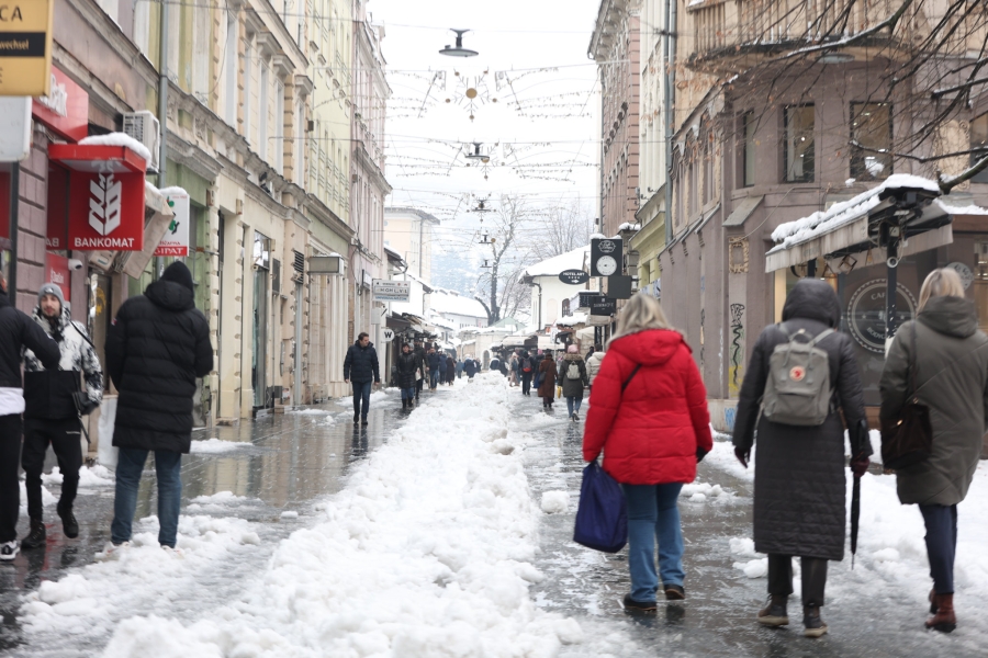 I SVI SU NERVOZNI A TEK SMO NA POČETKU: Evo kakvo nas vrijeme i koliko novih centimetara snijega danas očekuje… I SVI SU NERVOZNI A TEK SMO NA POČETKU: Evo kakvo nas vrijeme i koliko novih centimetara snijega danas očekuje...