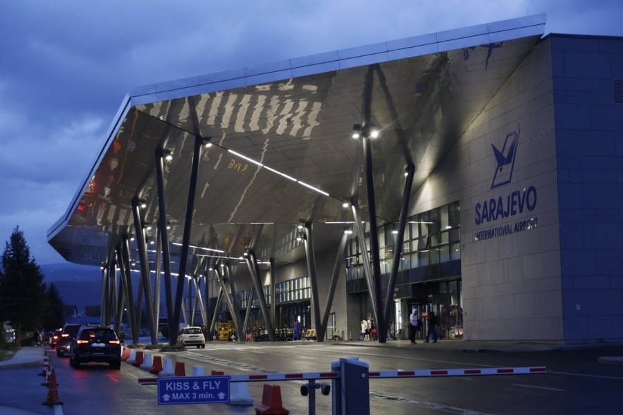 INSTITUCIONALNI KOLAPS: Pravni haos na Sarajevskom aerodromu, konkurs visi u zraku, a v. d. direktor bez ‘zelenog svjetla’ Registra suda