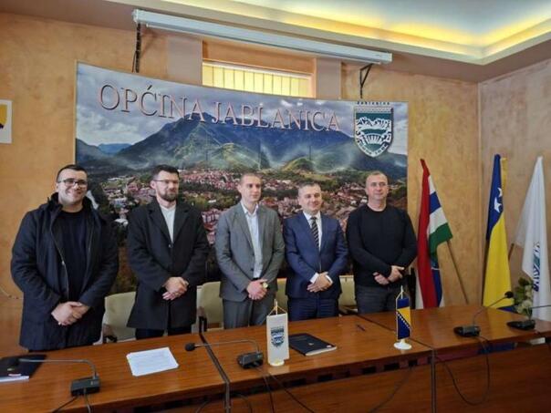 Jablanica dobila nova sredstva za povratnička naselja: Potpisani ugovori s Federalnim ministarstvom Jablanica dobila nova sredstva za povratnička naselja: Potpisani ugovori s Federalnim ministarstvom