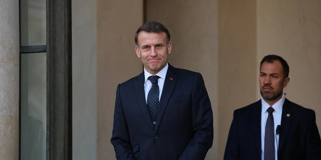 Macron odgodio početak samita G7 zemalja zbog toga što je na isti dan Trump zakazao UFC borbu u Bijeloj kući Macron odgodio početak samita G7 zemalja zbog toga što je na isti dan Trump zakazao UFC borbu u Bijeloj kući