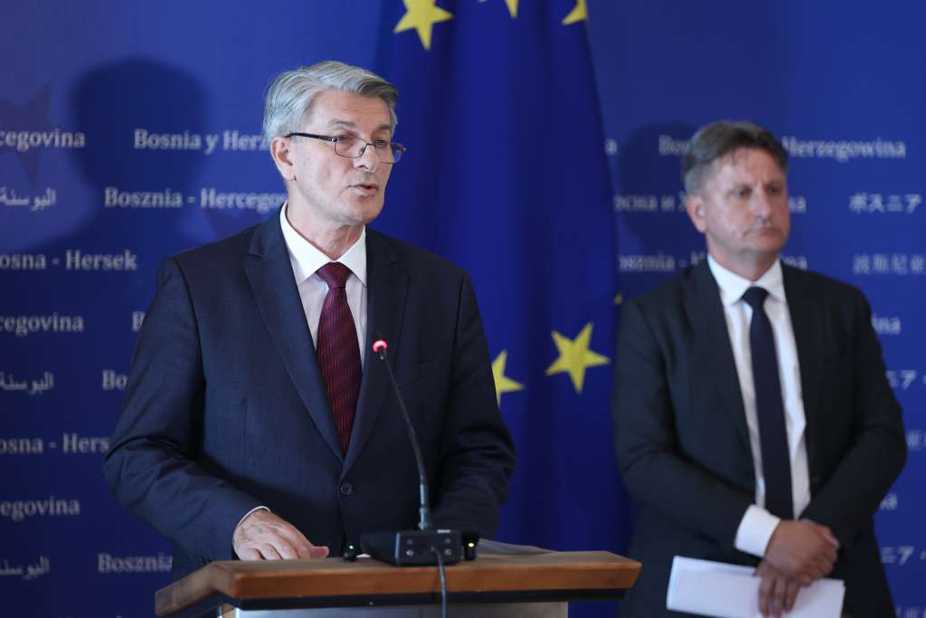 Mehmedović: Tražimo da se otvori istraga i raspiše potjernica za Vučićem zbog ‘Sarajevo Safarija’