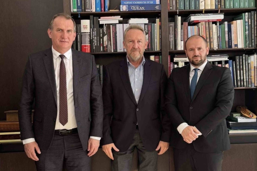 NAKON ŠTO JE OTKRIVENO DA JE NIKŠIĆ BIO UPETLJAN U POKUŠAJ RUŠENJA VLADE TK: Izetbegović se sastao sa predstavnicima tuzlanskog ogranka SDA NAKON ŠTO JE OTKRIVENO DA JE NIKŠIĆ BIO UPETLJAN U POKUŠAJ RUŠENJA VLADE TK: Izetbegović se sastao sa predstavnicima tuzlanskog ogranka SDA