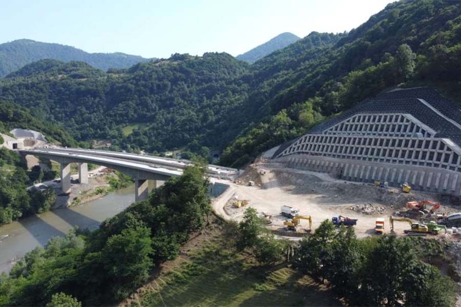 NI NA NEBU NI NA ZEMLJI: Autoceste FBiH tvrde da je na gradilištu dionice Vranduk – Ponirak…