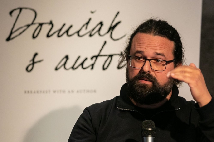 NIKOLAIDIS O SVOM NOVOM ROMANU ‘SAFARI U SARAJEVU’: ‘Želio sam napraviti ozbiljan psihološki portret psihopate koji je došao da ubija djecu’