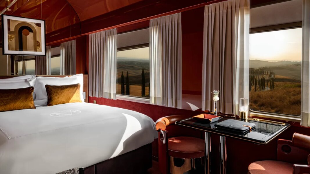 Novi Orient Express voz vozi putnike širom Italije u Dolce Vita stilu 60-ih