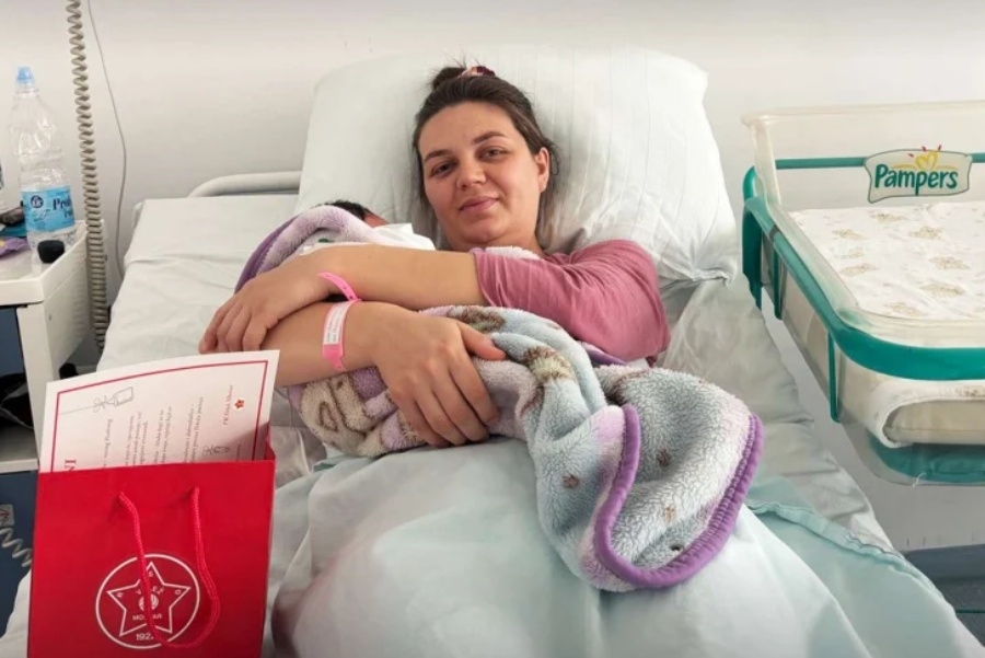 ‘OD MALENA UČIO ME STARI’: Nađa Bebanić, prva beba rođena u 2026. godini u Mostaru, postala članica FK Velež