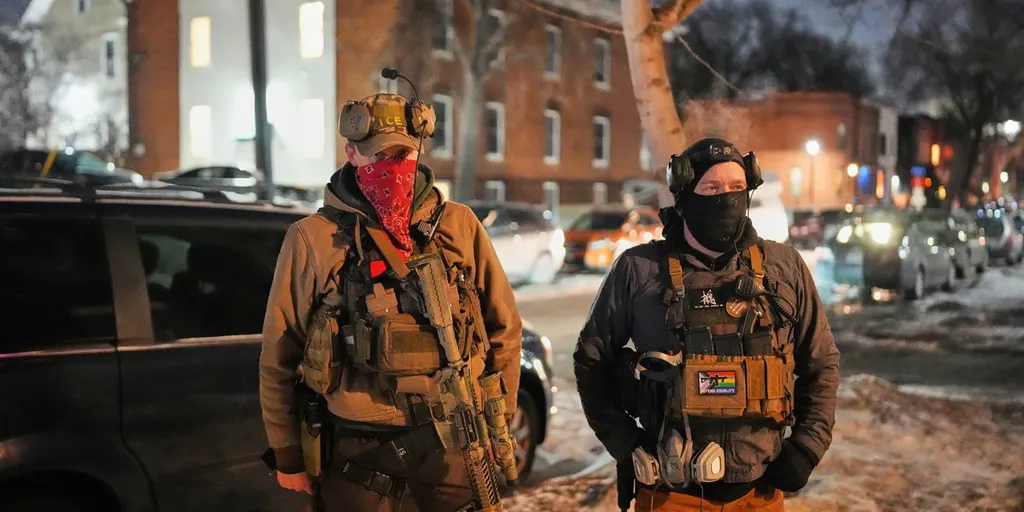 Oružane grupe sukobile su se nakon što je CBP smrtno ubio čovjeka u Minneapolisu za kojeg DHS kaže da je naoružan