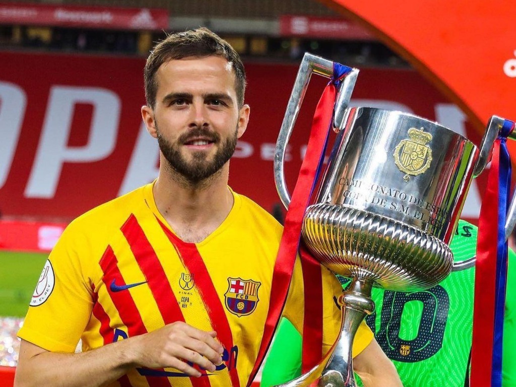 Pjanić još uvijek među top 10 transfera Barcelone Pjanić još uvijek među top 10 transfera Barcelone