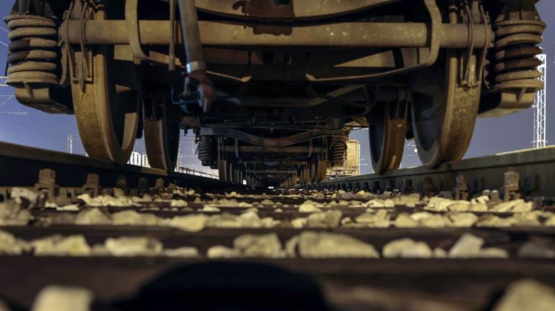 Pruga propada, vozovi usporavaju: Pola željeznica u BiH nesigurno upozorava Evropska komisija