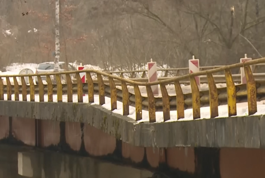 Put Rogatica – Ustiprača sve opasniji, vozači strahuju od odrona i propadanja mostova