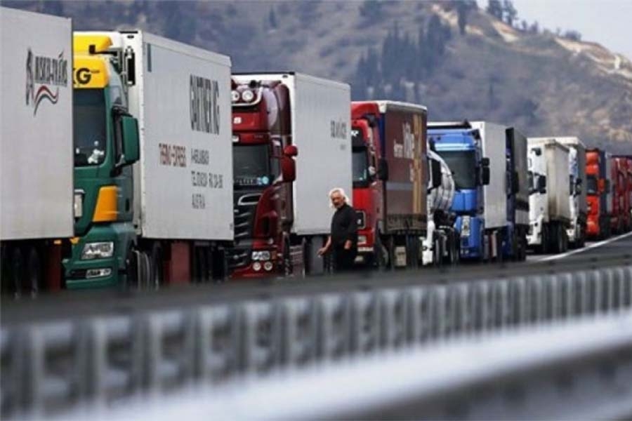 SPREMA SE POTPUNI HAOS NA BH. GRANICAMA: Najavljena blokada svih teretnih graničnih prijelaza, Peulić otkrio plan… SPREMA SE POTPUNI HAOS NA BH. GRANICAMA: Najavljena blokada svih teretnih graničnih prijelaza, Peulić otkrio plan...